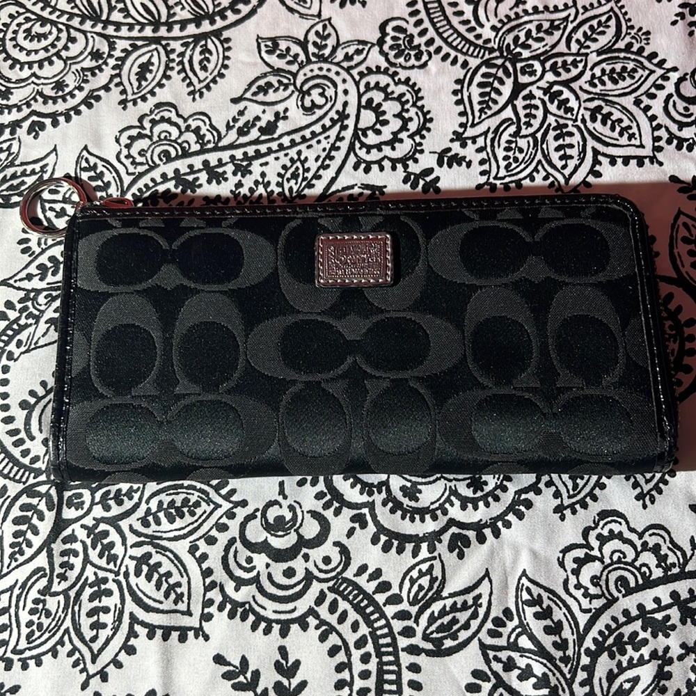 Coach Poppy Black Zipper Wallet!